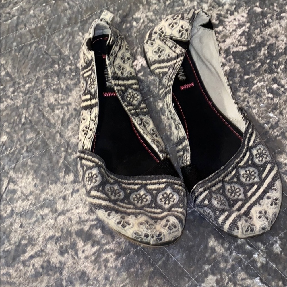 Mahow print flat size 10
